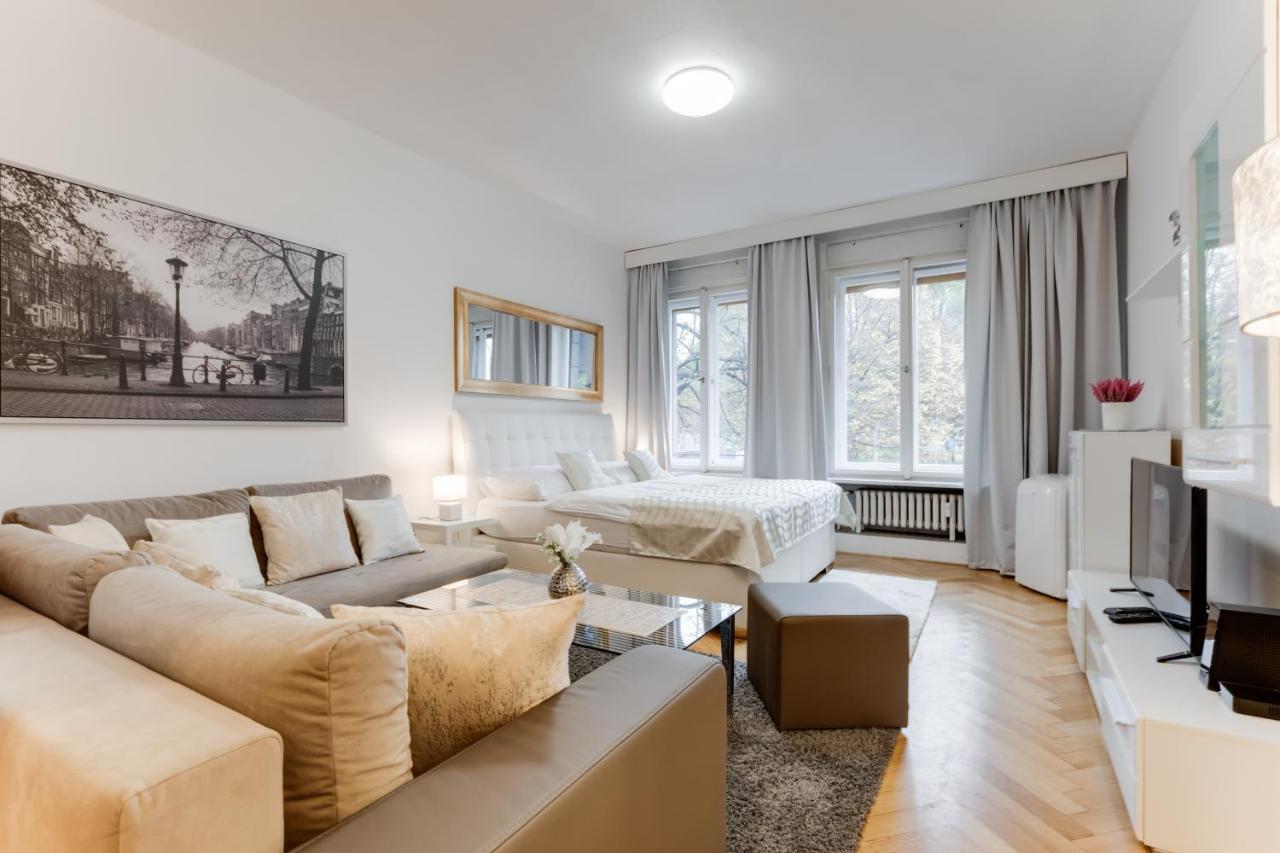 Exclusive Riverside In The Heart Of Apartament Praga