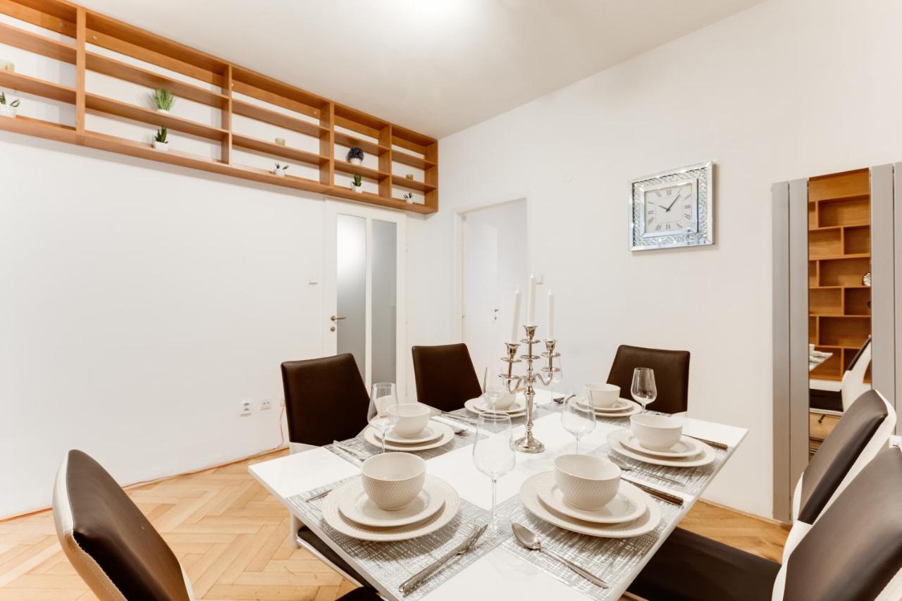 Exclusive Riverside In The Heart Of * Praga