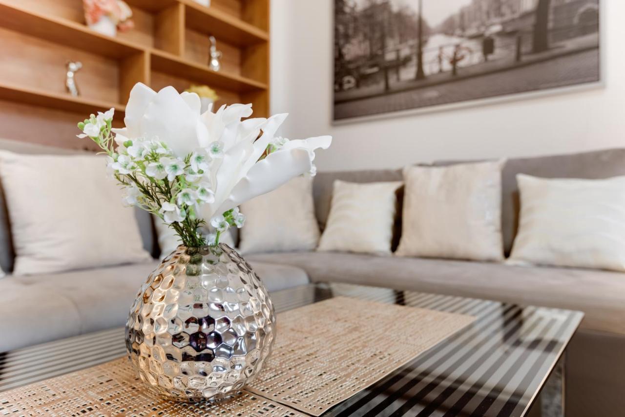 Exclusive Riverside In The Heart Of Apartmán *